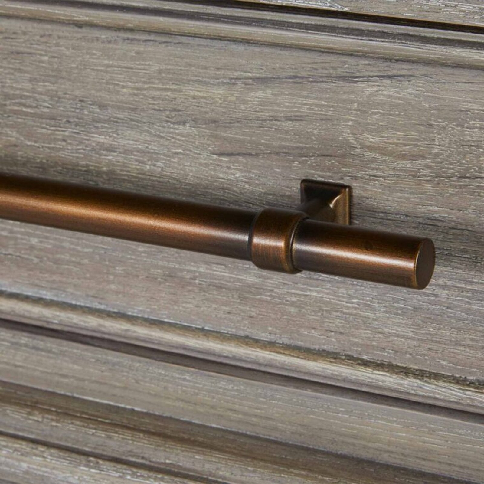 Gabby Home Isaac Long Accent